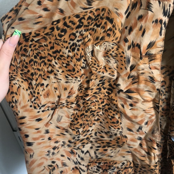 Cute vintage 100% silk sporty button down - Picture 3 of 6